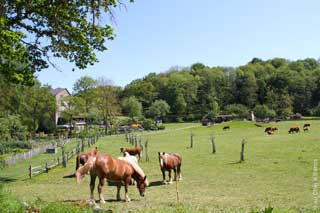 Au Char à Bancs, Ferme Auberge en Bretagne, Plélo